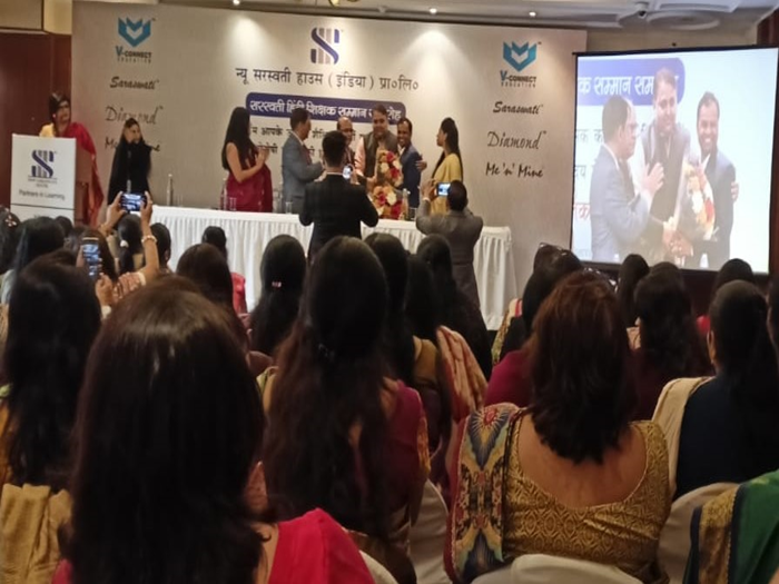 Teacher workshop for Hindi teachers on igniting a love for literature among students